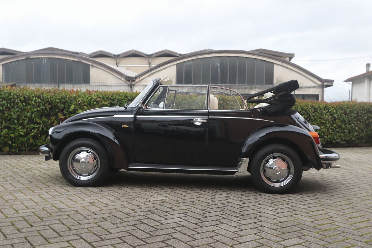 Volkswagen - 1303 Cabriolet (typ 15 D 11) (karmann)