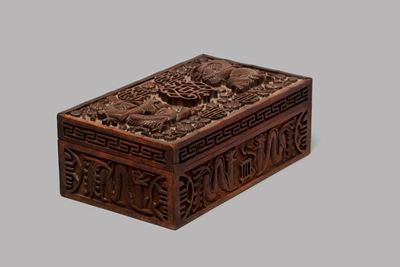 Scatola orientale in legno intagliato, secolo XIX