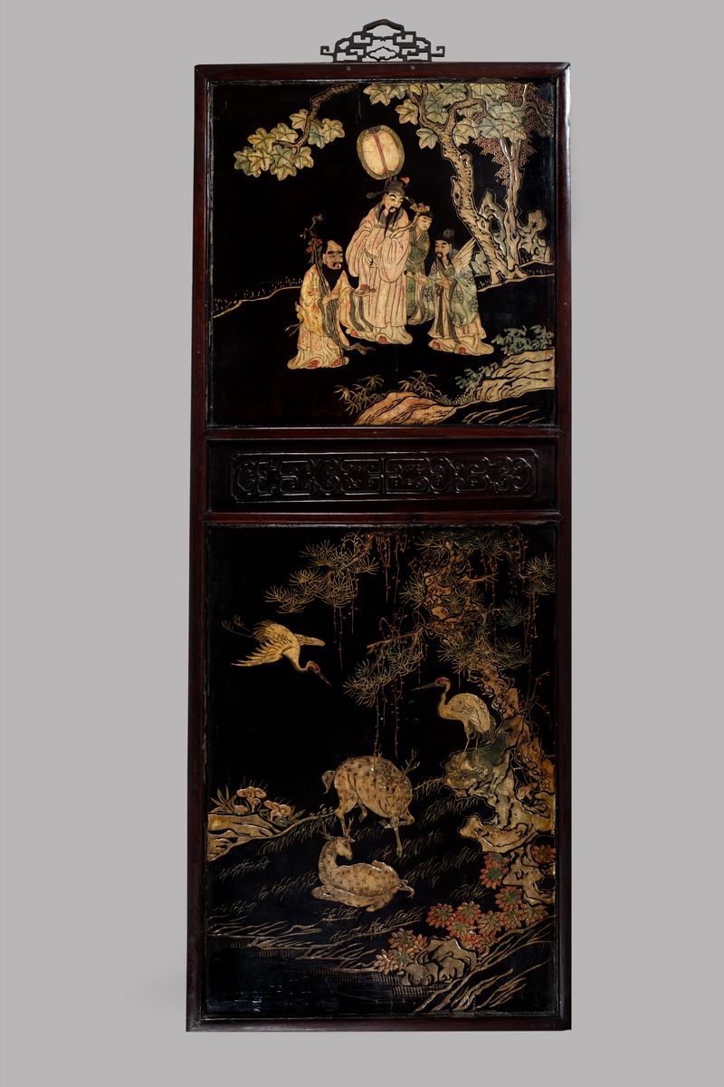 Pannello giapponese dipinto in legno nero con applicazioni in avorio, Giappone, periodo Meiji; Pa...