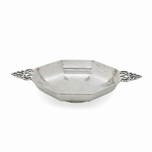 A silver pocket emptier