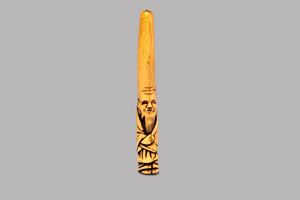 Netsuke in corno di cervo, raffigurante Fukurokuju (longevità), Giappone periodo Edo secoli XVIII-XIX