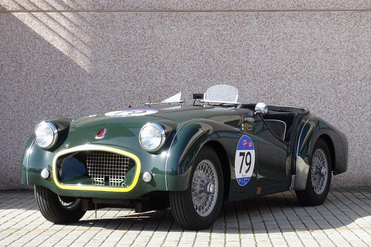 Triumph - TR3 (Triumph) 1955 | Cars & Motorcycles | Finarte Triumph - TR3 (Triumph) 1955 | Cars & Motorcycles | Finarte