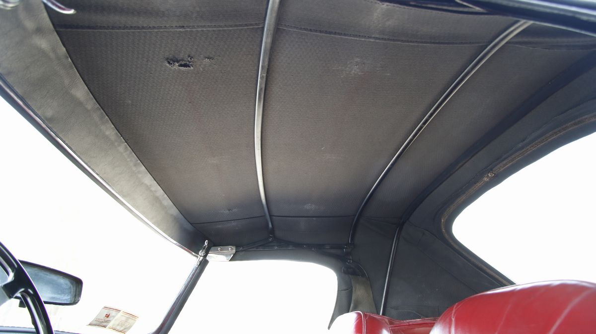 Alfa Romeo - 2000 Spider (touring)
