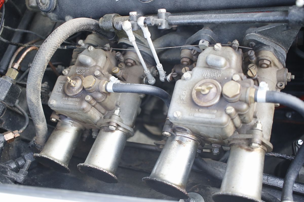 Alfa Romeo - 2000 Spider (touring)