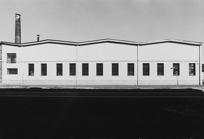 Milano, dalla serie 'Ritratti di Fabbriche', Stampa alla gelatina ai sali d'argento, 2001