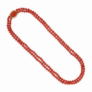  - Collana con corallo 