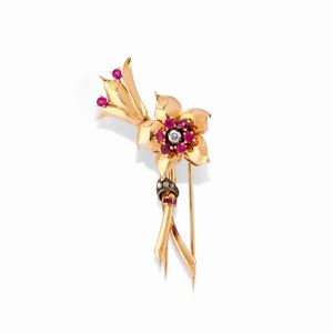 Spilla con rubini e diamanti
