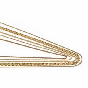 Cinque collane in oro