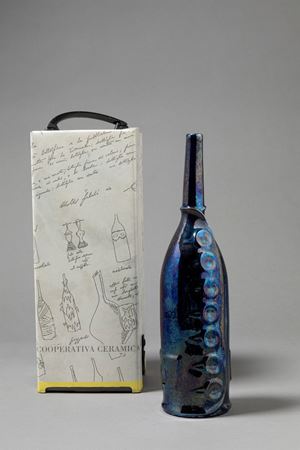 Ponti Gio - Una bottiglia Abbottonata
