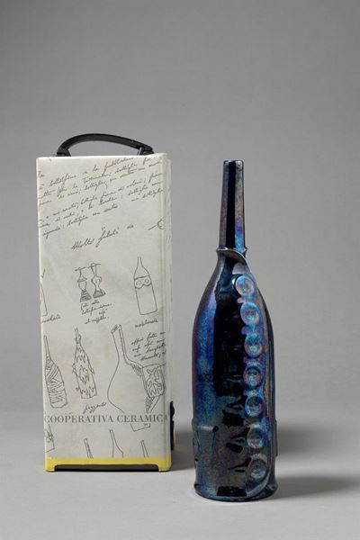 Una Bottiglia Abbottonata