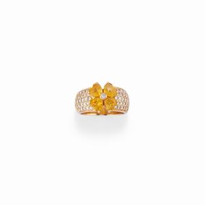 A 18K yellow gold, sapphire and diamond ring, Sabbadini