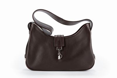 Borsa in pelle marrone con tracolla