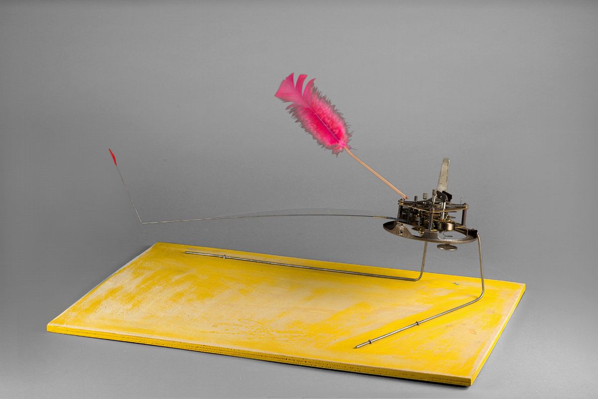 Bruno Munari - Senza titolo, 1951 - Legno, meccanismo a molla, plastica, carta e piuma