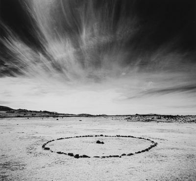 Circle of stones, Easter Island, Chile, Stampa vintage alla gelatina ai sali d'argento