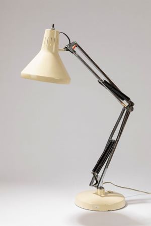 Desk lamp