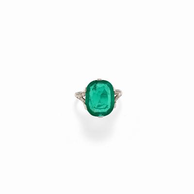Anello con Smeraldo e Diamanti, Inizio XX Secolo