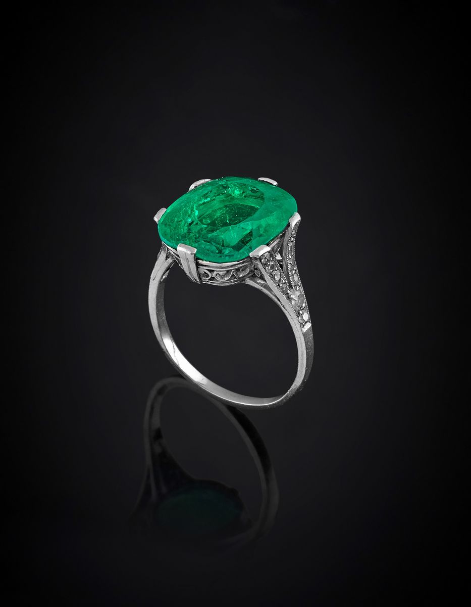 Anello con Smeraldo e Diamanti, Inizio XX Secolo