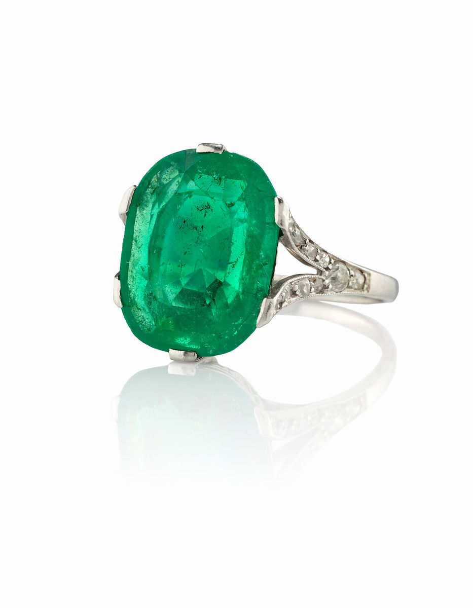 Anello con Smeraldo e Diamanti, Inizio XX Secolo