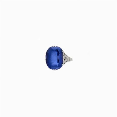 Anello con Zaffiro Sintetico e Diamanti, Inizio XX Secolo