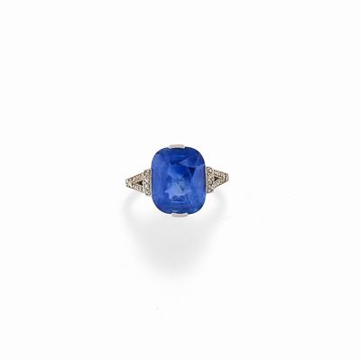 Anello con Zaffiro e Diamanti, Inizio XX Secolo