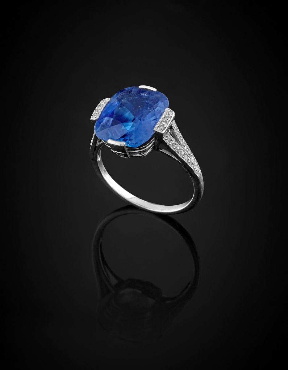 Anello con Zaffiro e Diamanti, Inizio XX Secolo