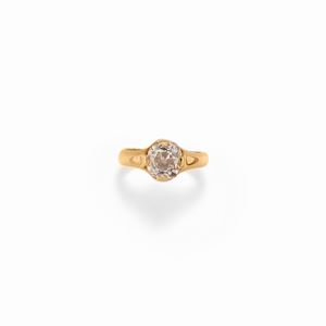 A 18K yellow gold and diamond ring
