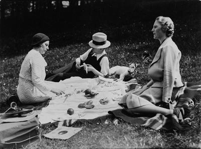Senza titolo (Pic-nic), stampa vintage alla gelatina ai sali d'argento