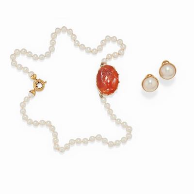 Collana e Orecchini con Perle e Corniola
