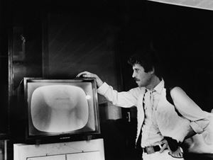 Dennis Oppenheim watching Argentine Video Tapes at the Museum of Modern Art of Buenos Aires