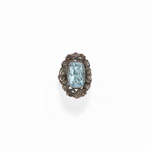  - Anello con acquamarina e diamanti