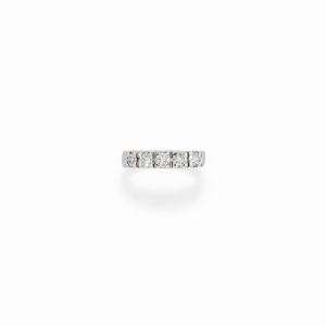 A 18K white gold and diamond ring