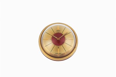 Orologio da tavolo con svegliarino, anni '60, ottone dorato e acrilico rosso