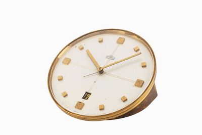 Orologio da tavolo con svegliarino e data, ottone dorato, anni '60