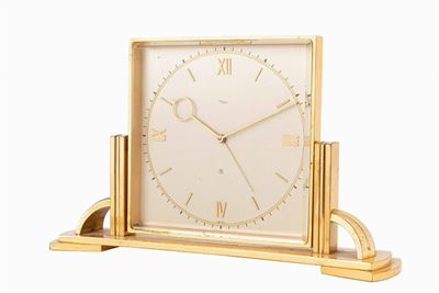 Orologio da tavolo con svegliarino, anni '60, cassa quadrata in ottone dorato