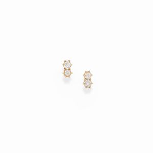 A 18K yellow gold and diamonds earrings