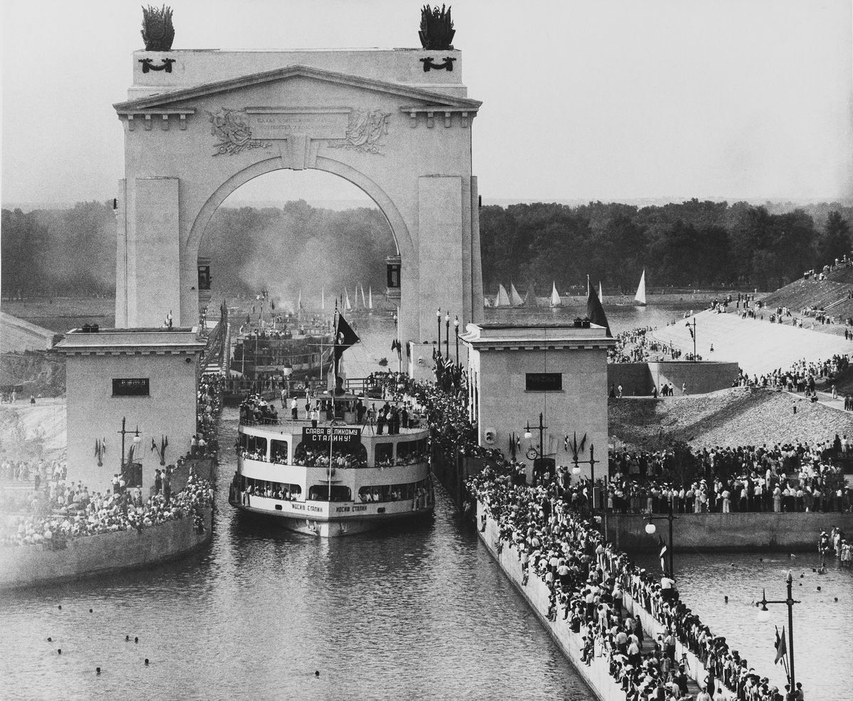 Jewgeni Khaldey Festa per l'apertura del canale VolgaDon 1951