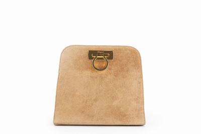 Borsa in camoscio color miele con tracolla a catena