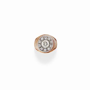 Anello con diamanti