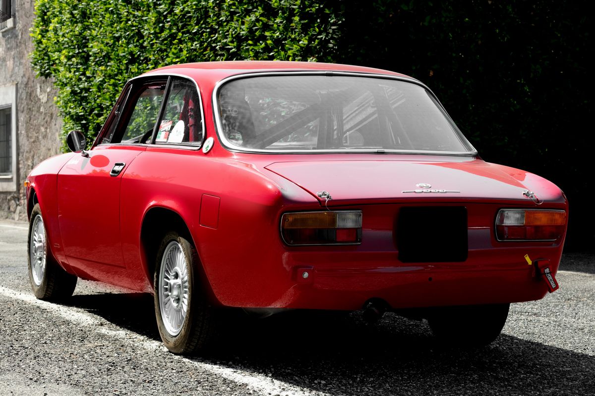 Alfa Romeo - 2000 Gt Veloce (bertone)