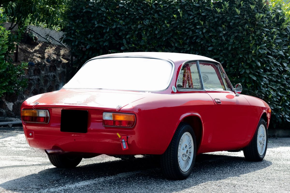 Alfa Romeo - 2000 Gt Veloce (bertone)