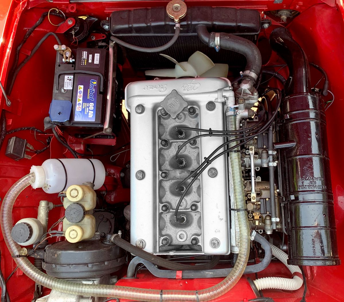 Alfa Romeo - 2000 Gt Veloce (bertone)