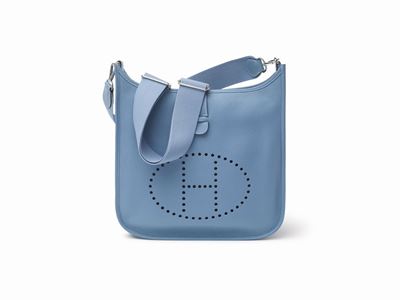 Borsa Evelyn Poche GM, pelle taurillon clemence blue jean, 2011