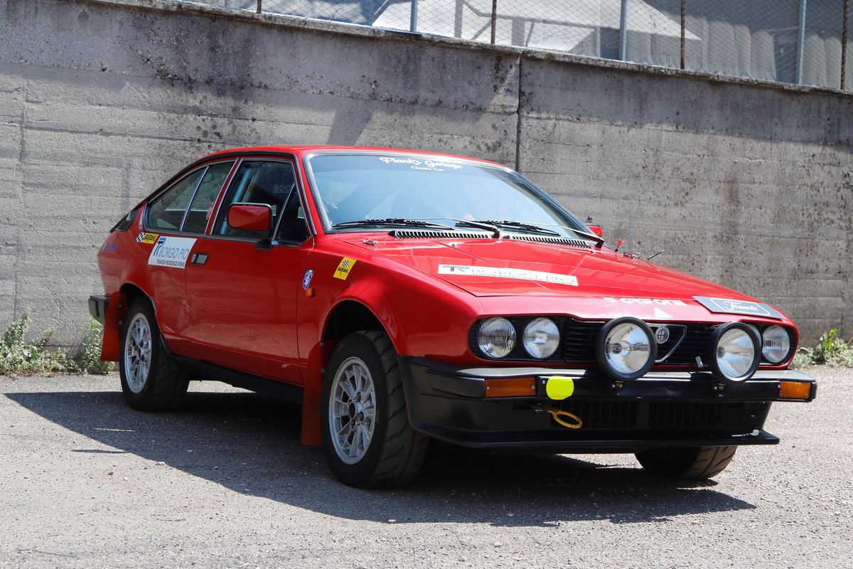 Alfa Romeo - ALFETTA GTV 2.0 (Italdesign) 1980 | Sports & Racing