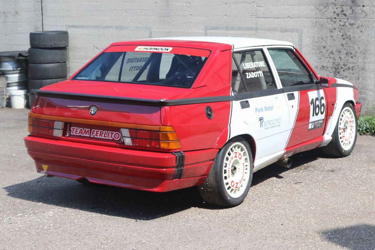Alfa Romeo - 75 2.5 V6