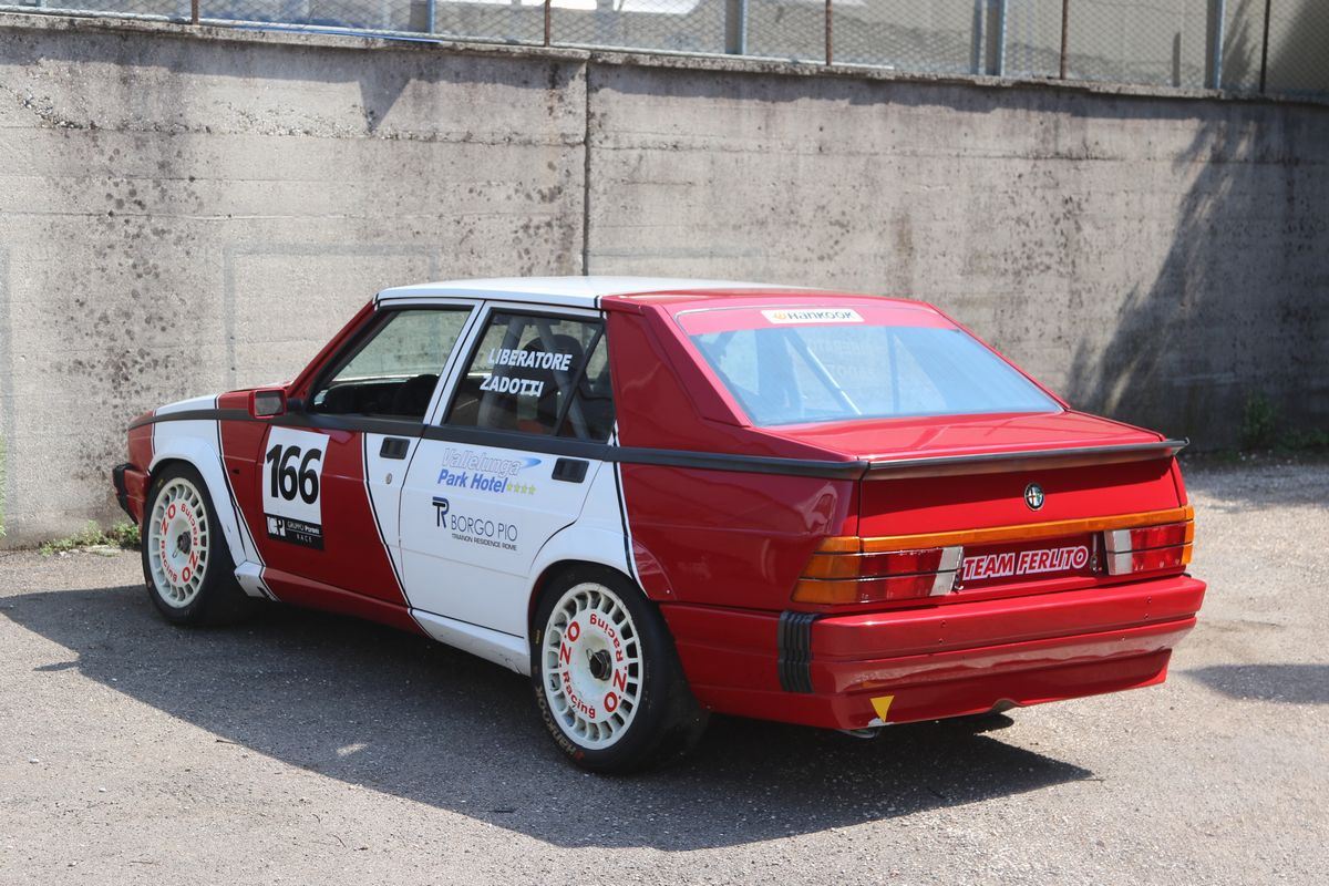 Alfa Romeo - 75 2.5 V6