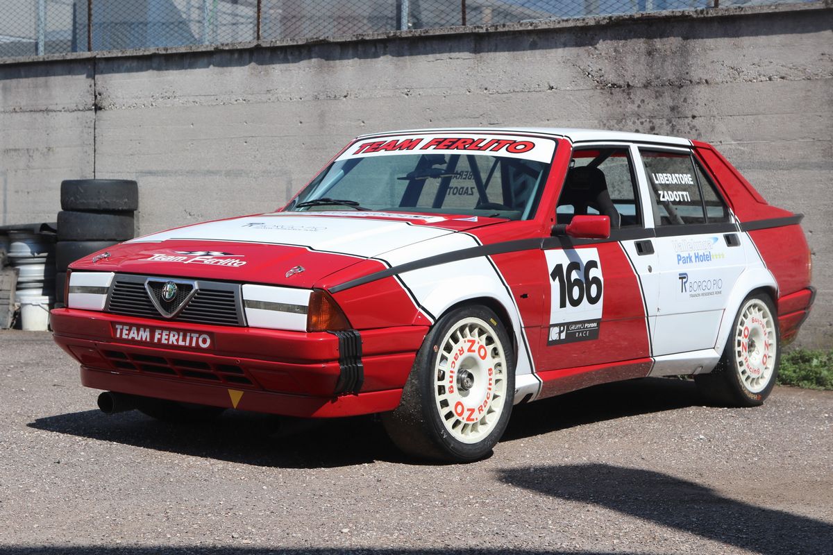 Alfa Romeo - 75 2.5 V6