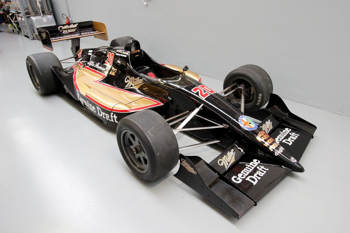 Lola Alfa Romeo - T90/00 (formula Indy)