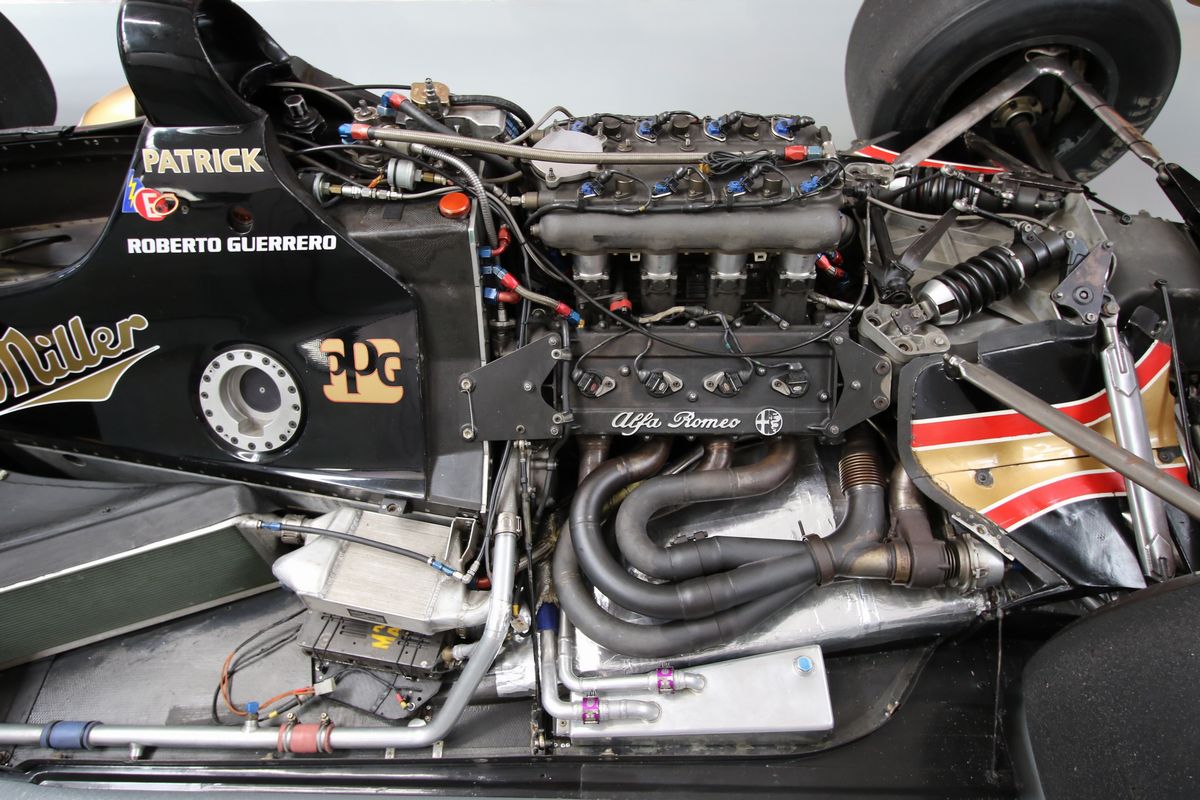 Lola Alfa Romeo - T90/00 (formula Indy)