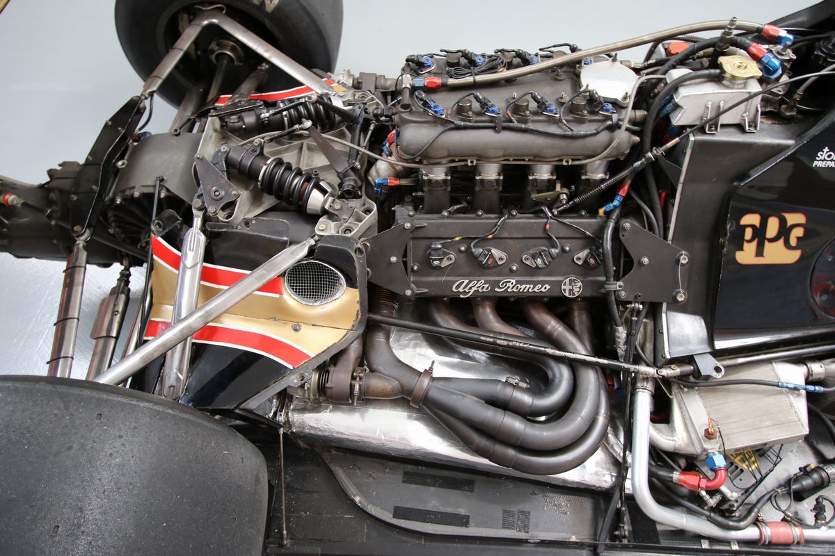 Lola Alfa Romeo - T90/00 (formula Indy)