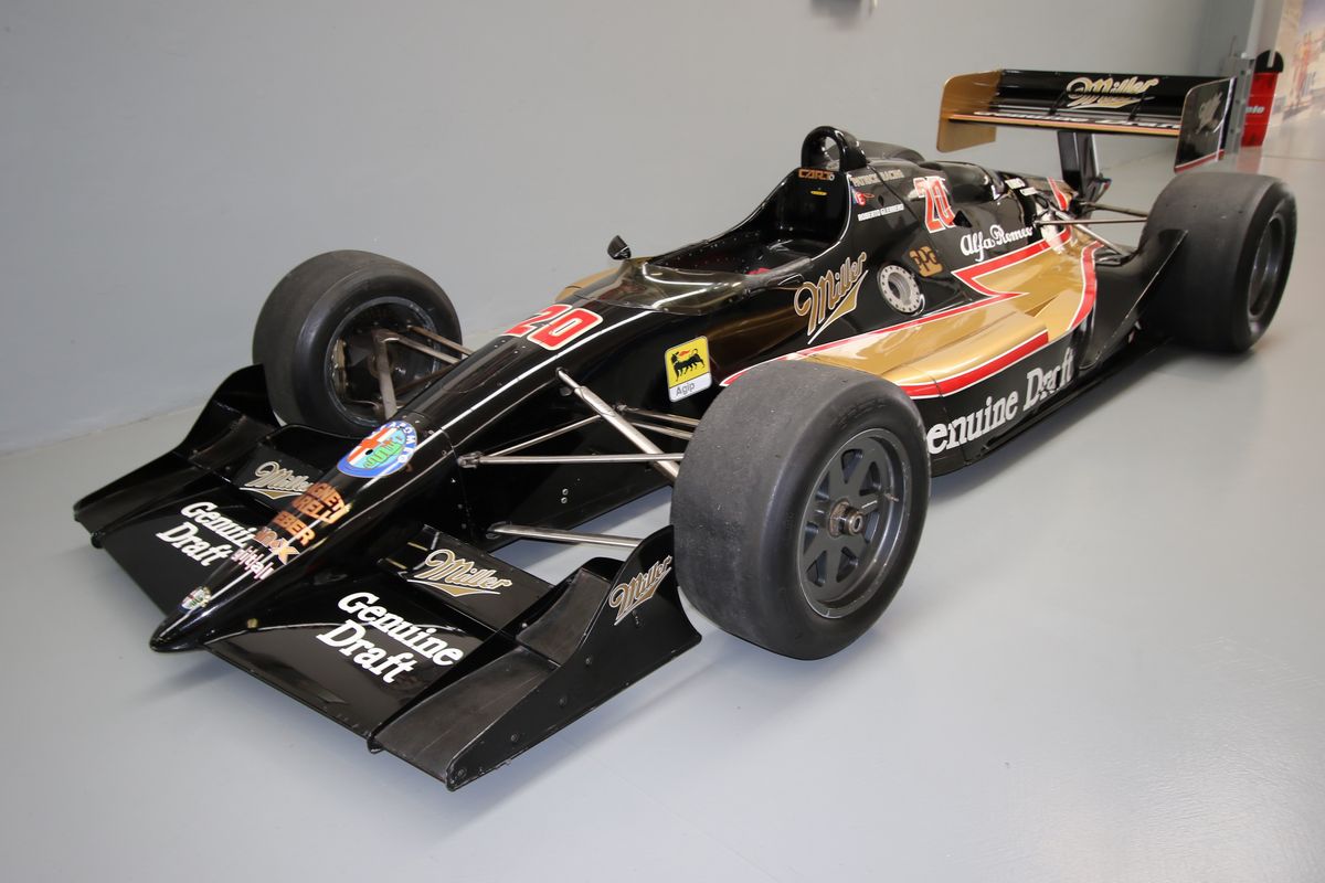 Lola Alfa Romeo - T90/00 (formula Indy)